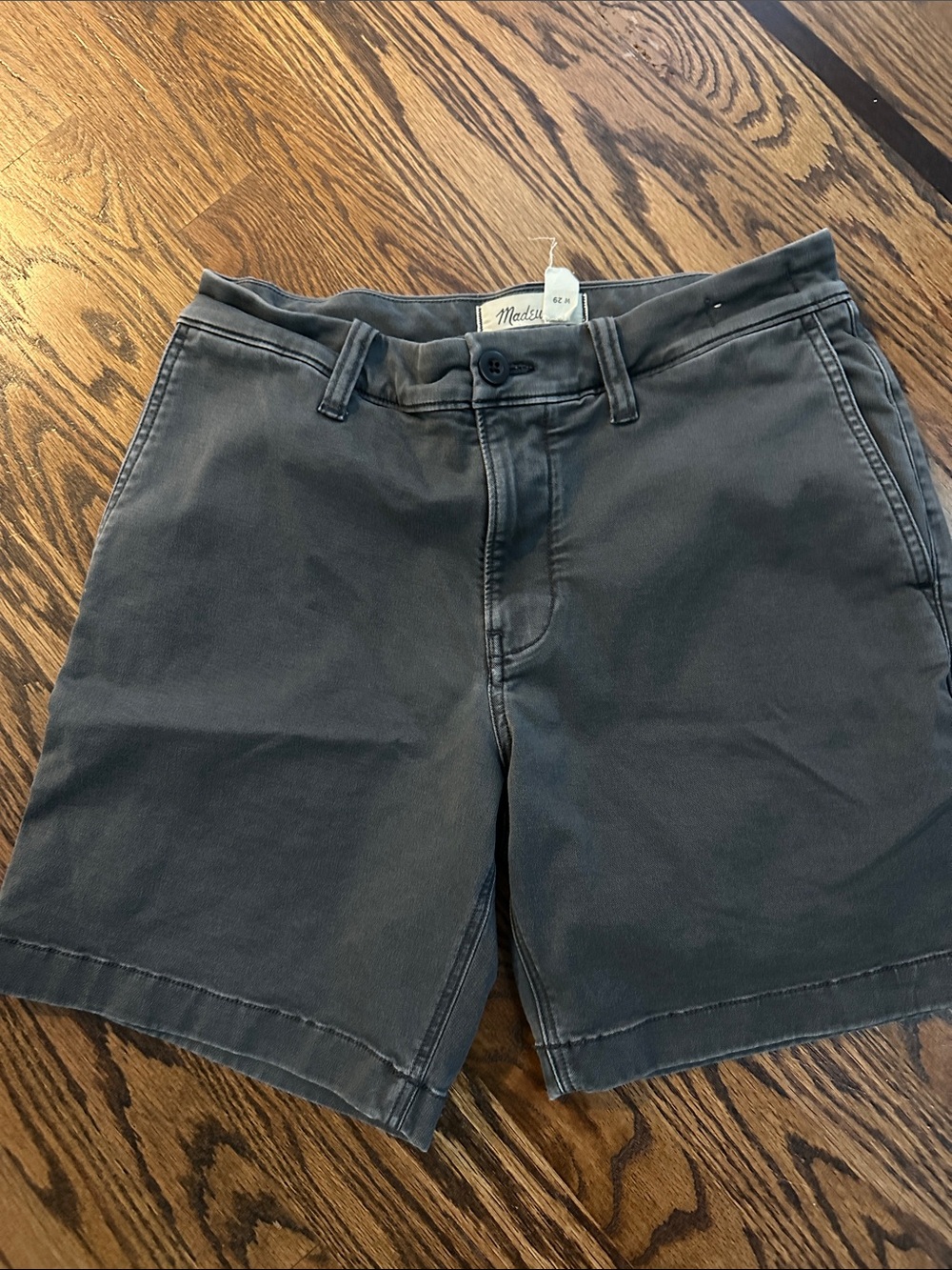 Madewell Men's Charcoal Flat Front Chino Shorts